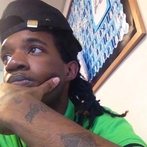 I'm just a young man trying to better himself each and everyday. I have one Beautiful Twifey @HisHeadGameCrae who has been there since day 1 ask #COT