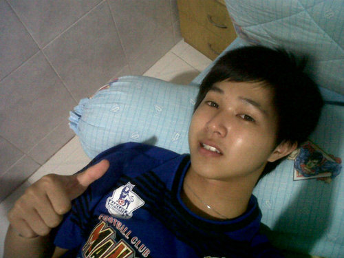 LeeZ_CharlZ's profile picture. Just Simple Boy'z :)