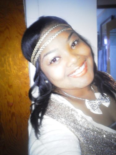 -22 Standin on my Own car, crib, job & in school
-3sisters 5 brothers no need for friends
-219 birthed me 480 raised me & 317 pays me
Sour & Sweet :)