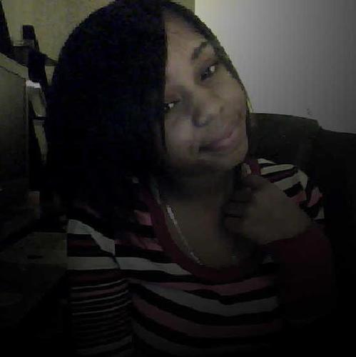 #TeamSongz #TeamAquarius #TeamLightSkin #TeamBeautiful #TeamFollowBack (: You bein nosey? Gone head and make that button blue. (: *