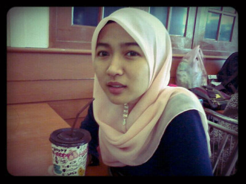 aniesatiqah's profile picture. A servant of Al-Mighty, a daughter, a sister & wife to-be..