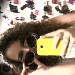 My name is Annie, i love my friends, the fanmily and @thewantedmusic . Follow me? My best friend is @Edielly_Sykes