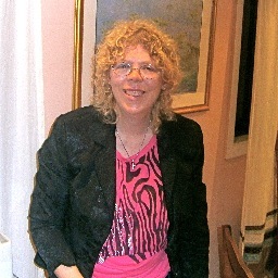 Married.  Likes singing and dancing. Has a Pomeroodle dog named Ella.  Keen observer of weather and reality TV.