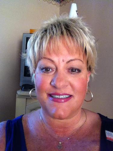 Business owner, Gamecock graduate and fan, loves God, my hubby, my dogs and cats, my family, warm weather, boating, mexican food and living life to the fullest!