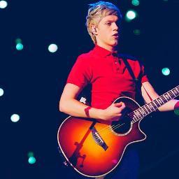 Hi! .. British & Seventeen!