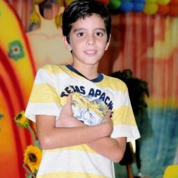 tenho 11 anos de idade gosto de : Deus,familia,vaquejada,mulher.doritos com coca-cola,Garota Safada que saber + me siga!!!