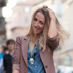 Tech journalist, french, startup girl, restaurant owner & often seen at fashion shows.