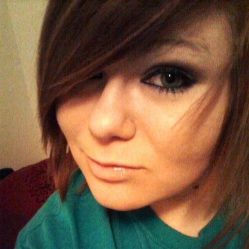 Hi!, My names Brittany(: I came into this world on 11/18/92 *Go 90's kids!* My son Xander was born 10/21/12 Annyywhooo running outta room! ): Hmu to know more!