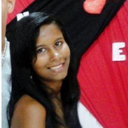 A menininha com
jeitinho de boazinha,
com caarinha de quietinha,
mas que não é
bobinha (6)³.!

• α beleezαα αtrαài, , e o Conteúùdo Convéèncee‘