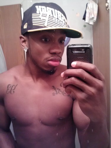 TheyLuvMy_Swagg's profile picture. Crispy mentality off top.! & real cool and smooth.. #FollowBack #Crispy & Winning #Swagg #Tatted . Follow me on Instagram @SmallBrain_BigDreams !!