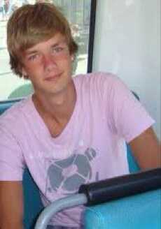 Roy/15 jaar/dampte/love donya!/ bart je bent een goede jonge!