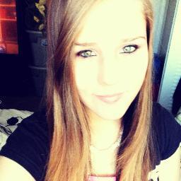 Hi my names Dakota! i'm a singer, artist, and model If you follow me thank you! ask for my YouTube/Facebook and I will give it to you! :D Love you all!