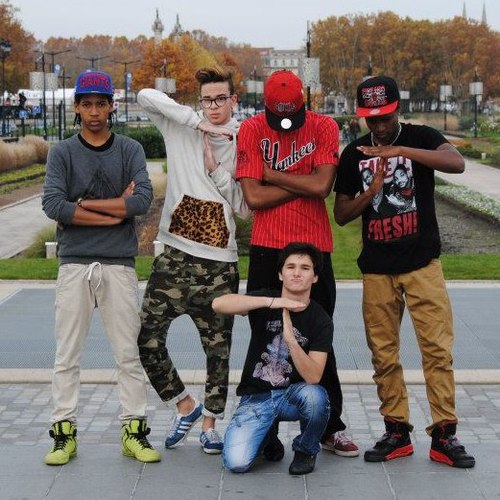 Compte Fan. Un groupe de danse amateur fantastique, et vraiment maqique 
PageFacebook: http://t.co/UhFyuL1g