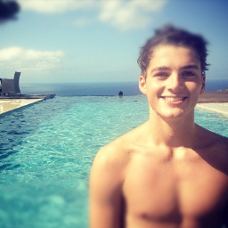 thatcheekyfinn's profile picture. Cheeky.