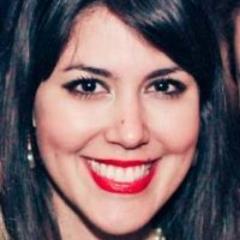 Apaixonada por cinema, musica e literatura- Advogada, Escritora e violinista.  Eterna nômade e viajante nas horas vagas:D
