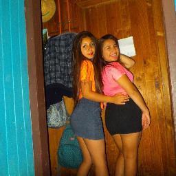 soy alegre,risueñaa me gusta salir :L y pasarloo la rajitaaaaaaaaa :))