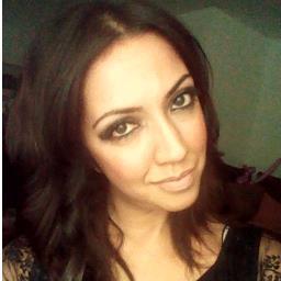 helloAlina's profile picture. Feet on the ground, head in the sky.