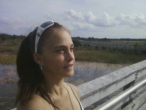 sci-fi, paranormal addict & geek, married to one funny guy