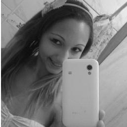 -αquelα que tem jeito de pαtricinhα, rostinho de criαnçα, mαliciα de αdolescente, αtitude de mulher ~!'
Estrela