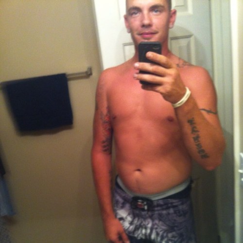 Hit me up mature ladies from douglasville ga .. 
    Im horny and wanting some juicey wet pussy !