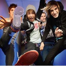 @alexalltimelow @jackalltimelow @zackalltimelow and @riandawson are 4 gods sent from above, their music is amazing,amazing is an understatement, okay? okay. :D