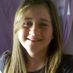 Sagitariana, Filha de Jó, Coroinha, Flamenguista, Católica, Amo a Deus, Amo minha família, Adoro Musica .  Prazer, Alícia Karoline .