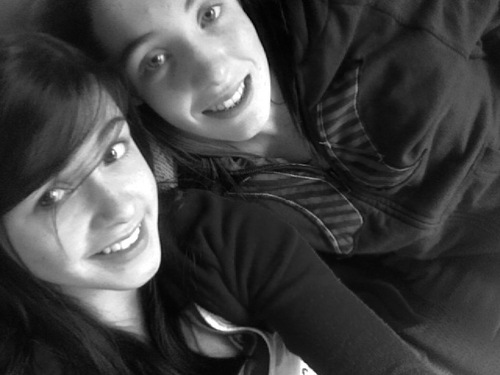 elisescotty_'s profile picture. twitters pretttty intense.