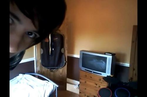 ShyHowell's profile picture. Ummm hi. I'm Dan. Um please don't stare at me.