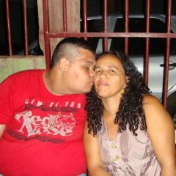 sou casada e muito feliz e muito abençoada.