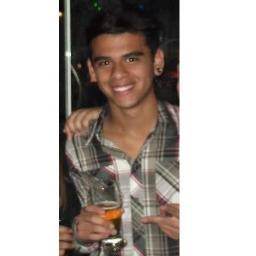 Guitarrista e Vocalista da Banda Our Dream ! (@OurDreamOficial)
-I am your promised future!