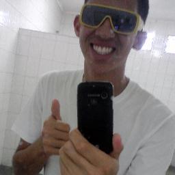 Descobri que eu não preciso de certas pessoas. Eu só preciso das pessoas certas...
