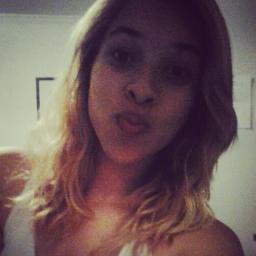 ADORADORA (: