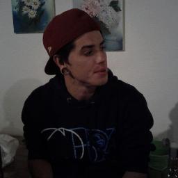 Eu gosto de tudo que você odeia, gosto d tatuagens,piercings, alargadores, Punk rock,Coisas podres,Cachaça,Cigarro,Meu estilo é largado,minha nuca é respada ☮