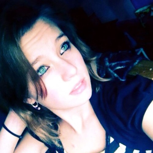 Hi my name is Catherine, im 15 years old, My favorite bands/ singers are Cody Simpson, Austin Mahone,One Direction,IM BRITISH AND IRISH