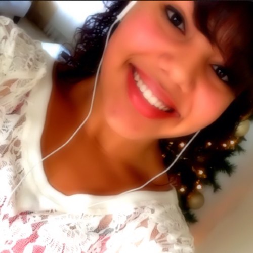 Hey you. Yea you follow me and ill do yu a favor and follow bck :) #Puerto Rican #Black #TeamiPhone4s #TeamLight -skinned #TeamFollowBack