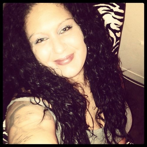 aliceajessica7's profile picture. |Jessica|♥ Tampa ♥ |Married|♈Aries♈|
♥ I don’t need expensive stuff 2 make me happy All I need is some1 whos always ther even wen the whole worlds walking out♥