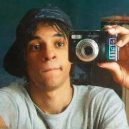 rAfaXpD's profile picture. amo praia,futebol,pizza e video game não necessariamente nessa ordem,pai e professor