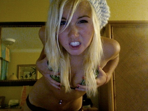 I'm Hailey, I love my body and i know i'm prettty:) i love taking picture too!