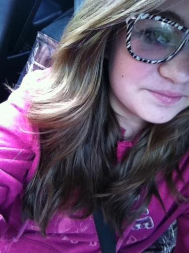 being single doesn't mean you're weak, it means that you are strong enough to wait for what you deserve. Niall follows.!(: everyone follow @kylee_dunn