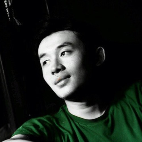 Official Yusni Irawan's Twitter!
Love @Vahlepy and my pretty daughter #Alena and Handsome Boy #Alexander so much ❤❤❤