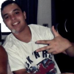 Do que adianta viver se não for pra ser feliz