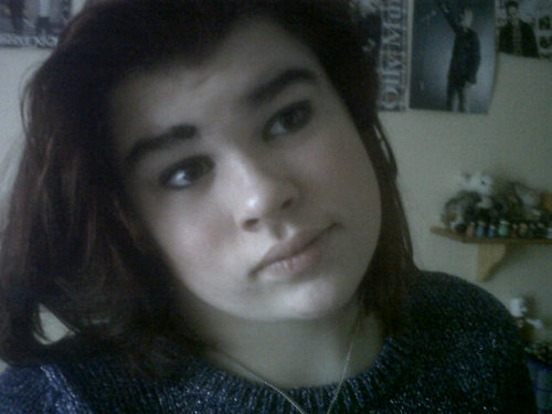 Hi I am Laura I am a normal 15 year old girl who loves olly murs,one direction,mcfly and caroline flack follow me I will follow you back if I feel like it. xx