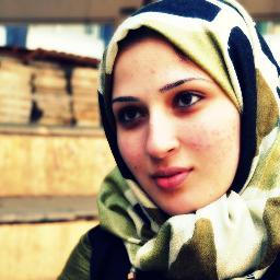فنانة تشكيلية, اهوى الفلسفة وارى فيها نور الحياة وعمقها