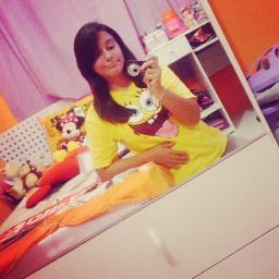 Amo a One Direction, amo o Zayn, Harry, Niall, Louis e o Liam. Eles são os meus amores... amo eles muito mesmo, sem eles minha vida não seria como é agora...