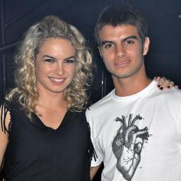 160 caracteres Não descreve o amor que eu sinto por vcs MEUS 7 ANJOS  ♥♥ since:.   27/12/12