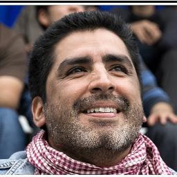 Psicólogo, salsero y muy positivo.