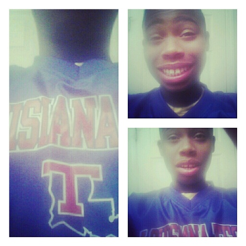 The official twitter page of DEE' GARR. These bitches love SOSA and that's me. Hey, im finally rich. follow me BITCH.