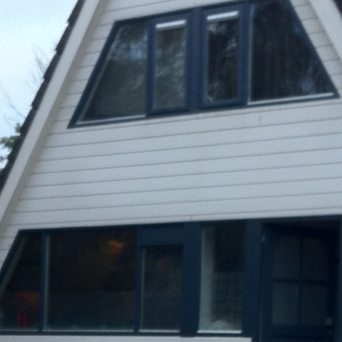 madezee1965's profile picture. outside, sun, my family, reading, cooking, sailing, writing, thinking, music, movie occasionally, in short ....... where is the time to work?