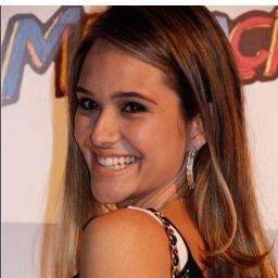 Viveendo o  hooje  com   dúvidas no amanhã, e apeenas  uma  ceerteza AMOo tu @juulianapaiva