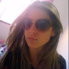 #sou uma menina determinada corro atras do meus sonhos e desejos, nao sou uma que ama cachorro e quer um grande amor!!